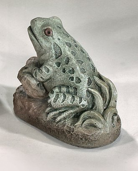 Pond Frog On Rock Garden Statue Classic Statuary for Outdoors